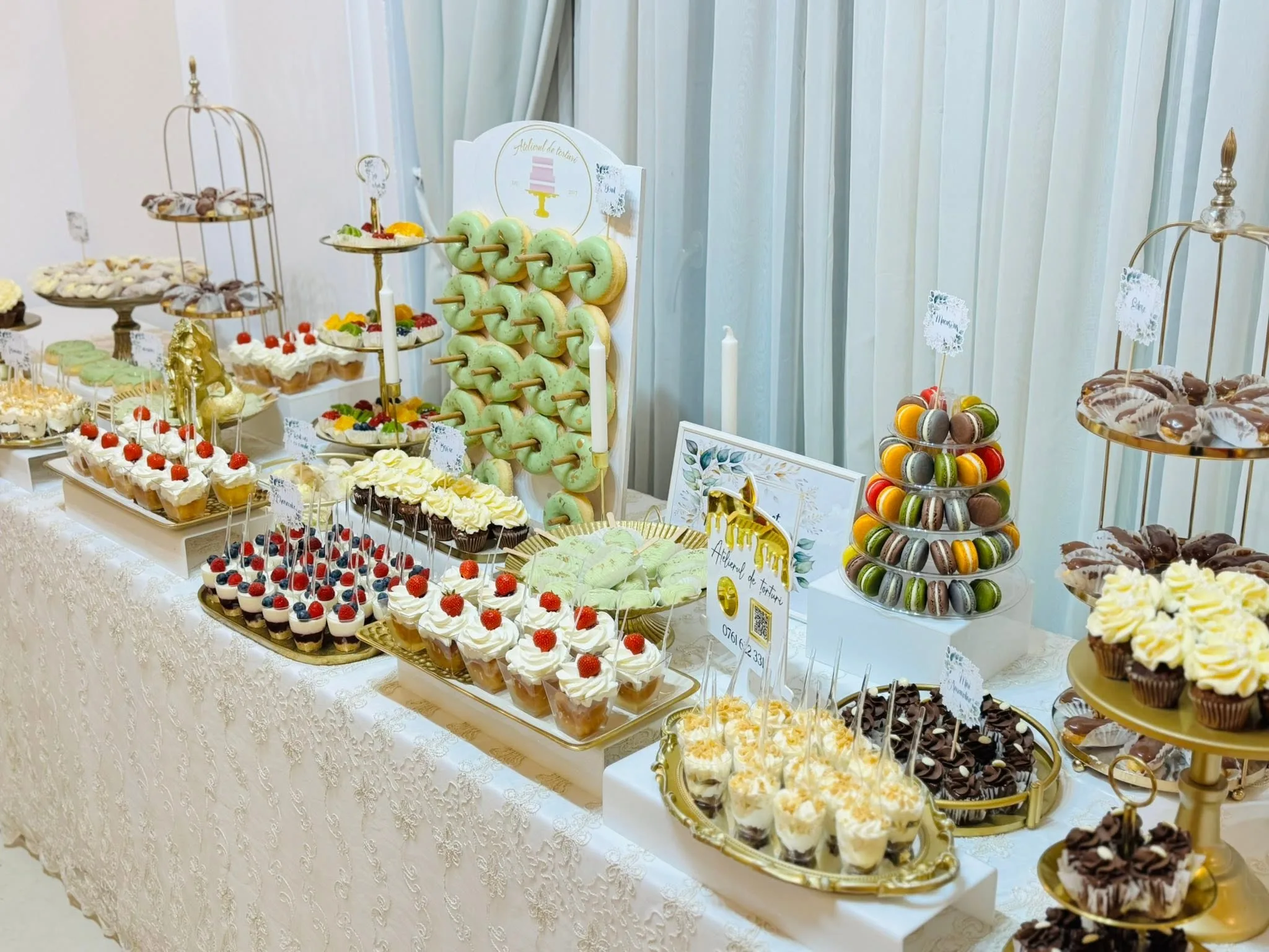 Candy bar aranjat la eveniment
